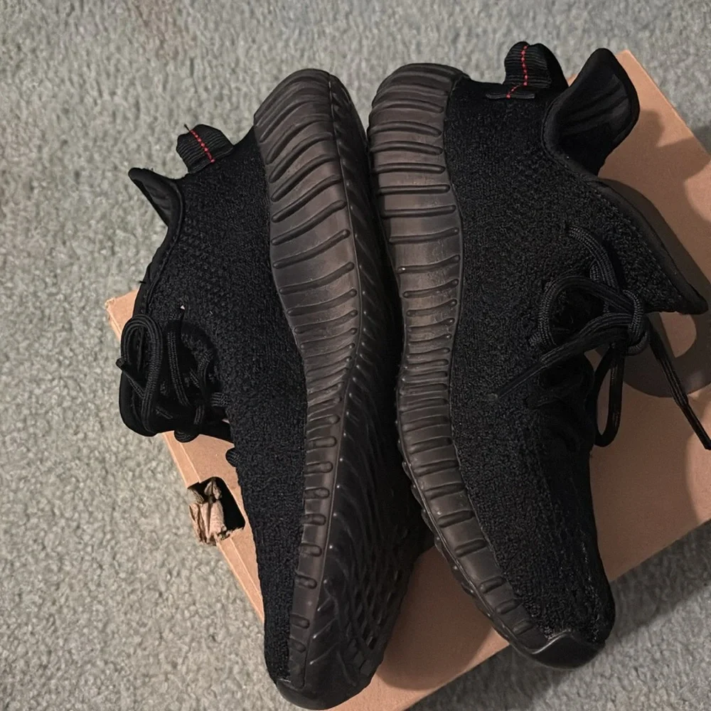 Adidas Yeezy Boost 350 V2 Black and Red Men’s Size 6.5